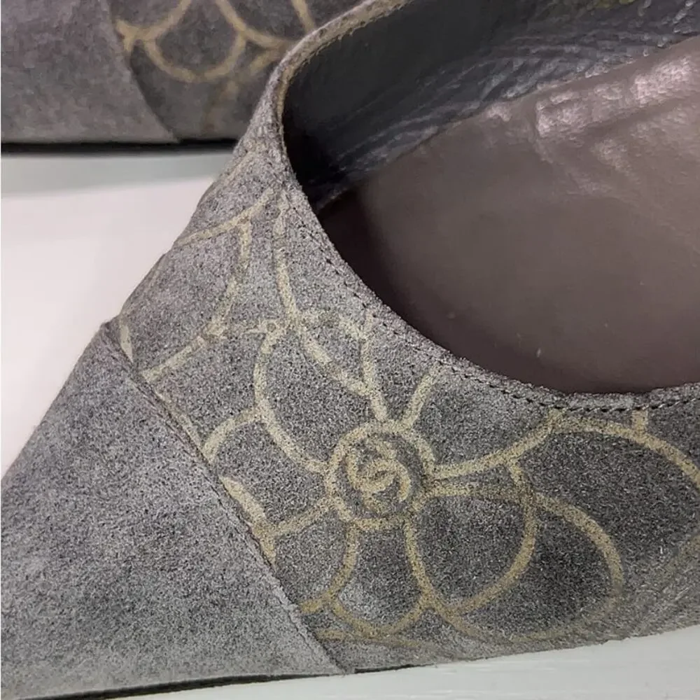CHANEL Gray Floral Textured Leather Suede Kitten Low Heel EU 39 - Picture 4 of 10